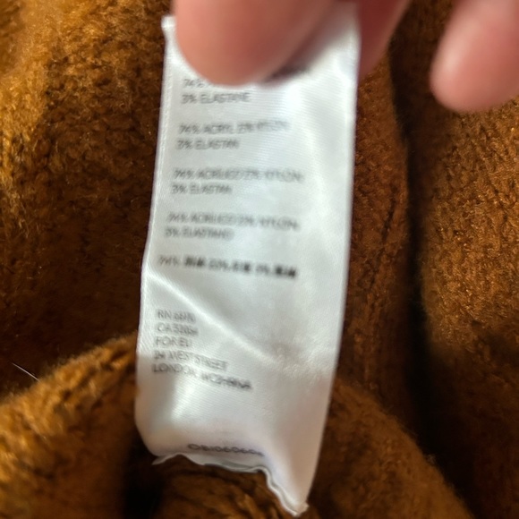 Cropped Sweater by Urban Outfitter’s NWOT size M! Great Color! - Picture 4 of 6